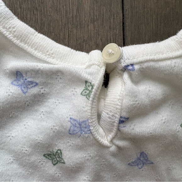 3/$20🌟 OshKosh B’gosh Butterfly Print Onesie, 6M - Picture 4 of 6
